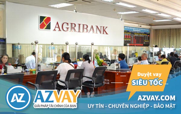 Khách hàng có thể ra quầy giao dịch gần nhất để làm thẻ tín dụng Agribank