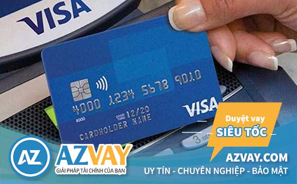 Rút tiền thẻ tín dụng khách hàng phải trả một khoản phí