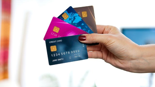 Không kích hoạt thẻ tín dụng vẫn bị tính phí 